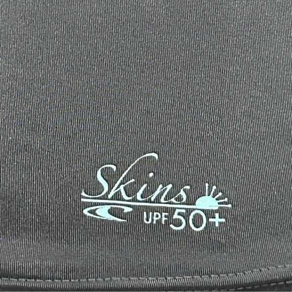 O'Neill Women's Basic Skins UPF 50+ Short Sleeve Rashguard Graphite Medium - Picture 6 of 8